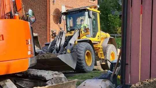 Man kan hyra hjullastare i Gävle hos Jtech